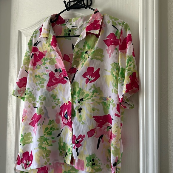 Alia Petites Floral - Picture 1 of 3